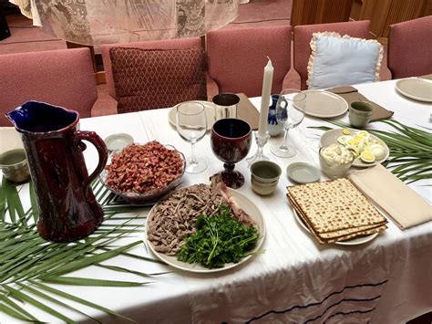 maundy thursday traditional meal